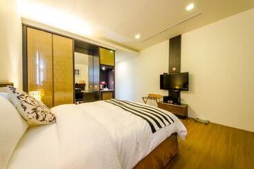 هتل Butchard Villas