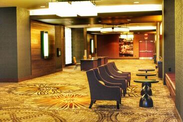 هتل Doubletree By Hilton Reading