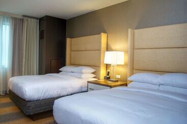 هتل Doubletree By Hilton Reading