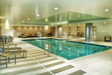 هتل Doubletree By Hilton Reading