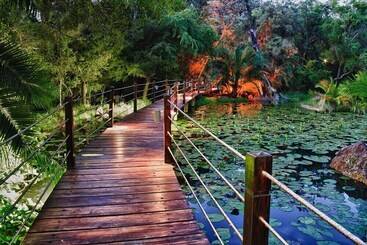 هتل Lejwe La Metsi Game Farm Pty Ltd