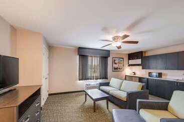 Hotel Quality Inn & Suites