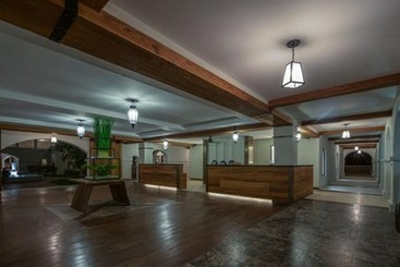 هتل Sanctum Inle Resort