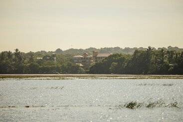 هتل Thaulle Ayurveda Resort   Yala