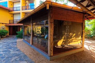 هتل Thaulle Ayurveda Resort   Yala