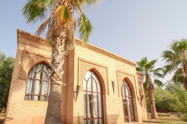پانسیون Le Cazar
