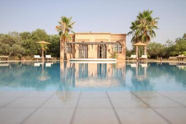 پانسیون Le Cazar