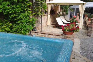 Пансион Relais Castelluccio Palusse