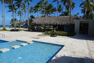 استراحتگاه Coson Bay