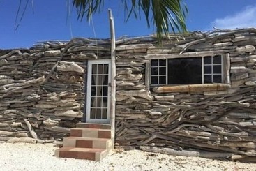 تختخواب و صبحانه Driftwood Gardens