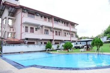 هتل Airport Green View Resort