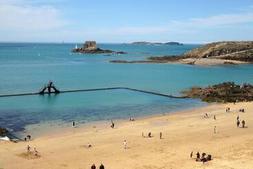B&b Hotel Saint Malo Sud