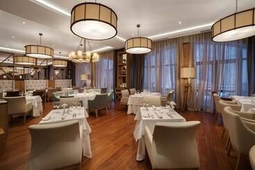 هتل Crowne Plaza   Borjomi, An Ihg