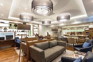 هتل Crowne Plaza   Borjomi, An Ihg