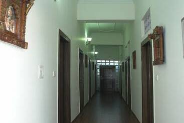 هتل Dolphinn Agra