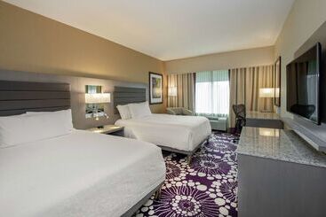 هتل Hilton Garden Inn Raleigh /crabtree Valley
