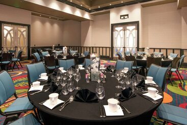 هتل Hilton Garden Inn Raleigh /crabtree Valley