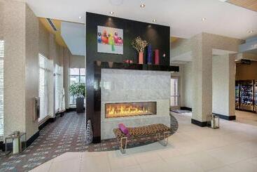 هتل Hilton Garden Inn Raleigh /crabtree Valley