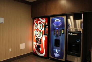 هتل Holiday Inn Express & Suites Cold Lake, An Ihg