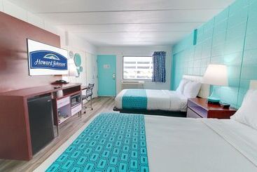 هتل Howard Johnson By Wyndham Virginia Beach At The Beach