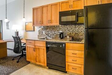 هتل Mainstay Suites Sidney  Medical Center