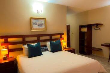 هتل Mopani Lodge