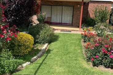 پانسیون Botleng Guest House