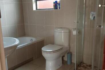 پانسیون Botleng Guest House