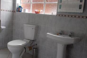 پانسیون Botleng Guest House