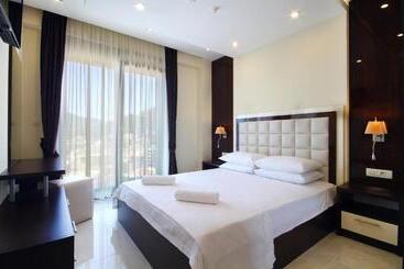 Shine Residence