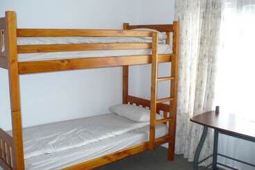 هاستل Backpacker Apartments
