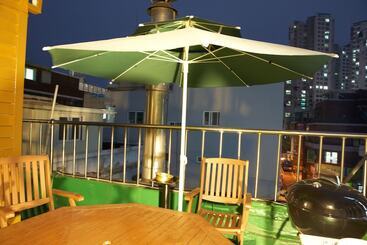 W Mini Hotel   Hostel