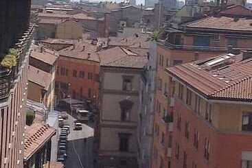 تختخواب و صبحانه Bologna Center Town