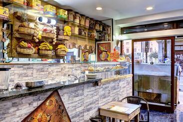 تختخواب و صبحانه Hostel Agata
