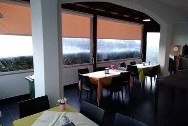 تختخواب و صبحانه Villa Rosa