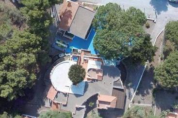 Holiday Eolie Village