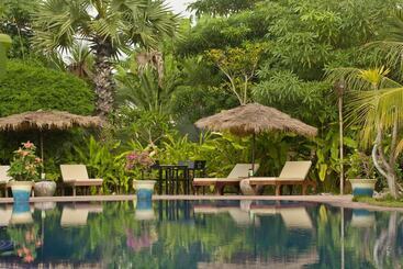 هتل Battambang Resort