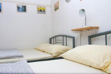 هتل Hostel 24