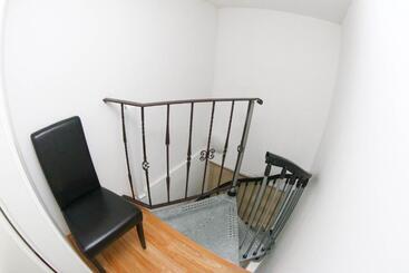 هتل Hostel 24