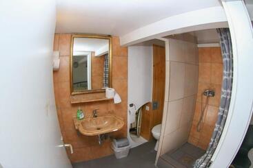 هتل Hostel 24