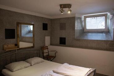هتل Hostel 24