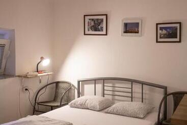 هتل Hostel 24