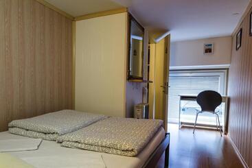 هتل Hostel 24