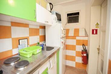 هتل Hostel 24