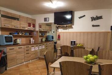 هتل Hostel 24
