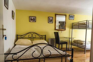 هتل Hostel 24