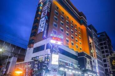 هتل Noblesse Tourist