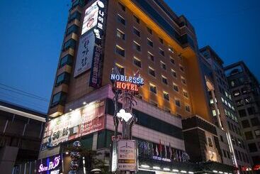 هتل Noblesse Tourist