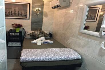 هتل Skycity Hostel