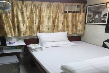 هتل Skycity Hostel